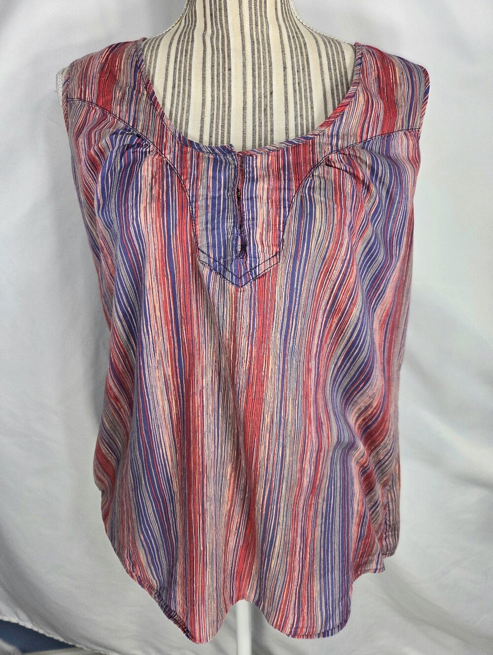 Eddie Bauer Red Purple Multi Vertical Striped Sleeveless Top Size Large